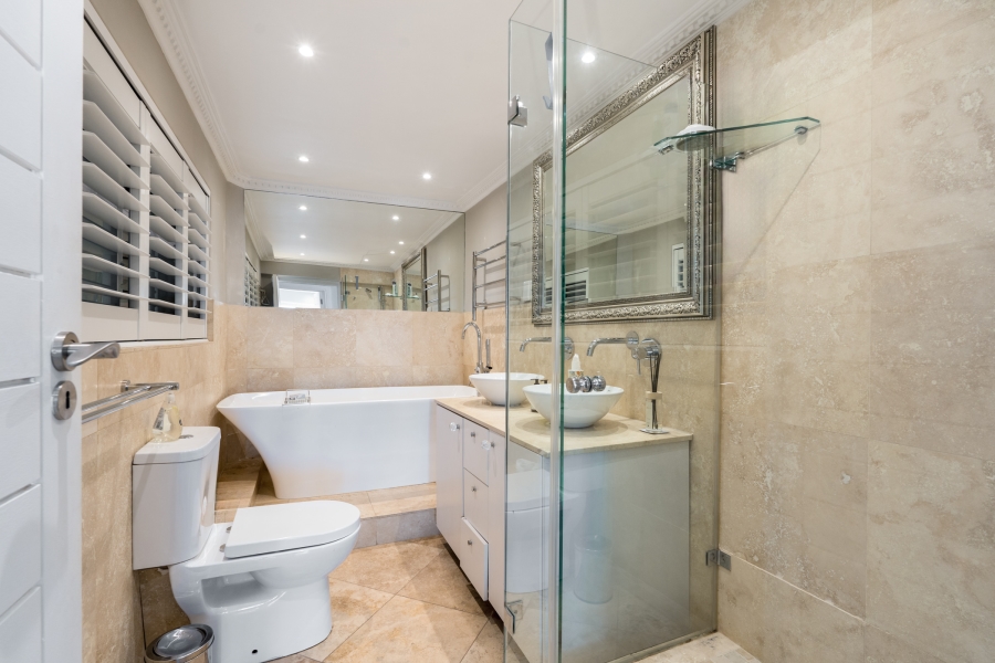 To Let 3 Bedroom Property for Rent in Mouille Point Western Cape